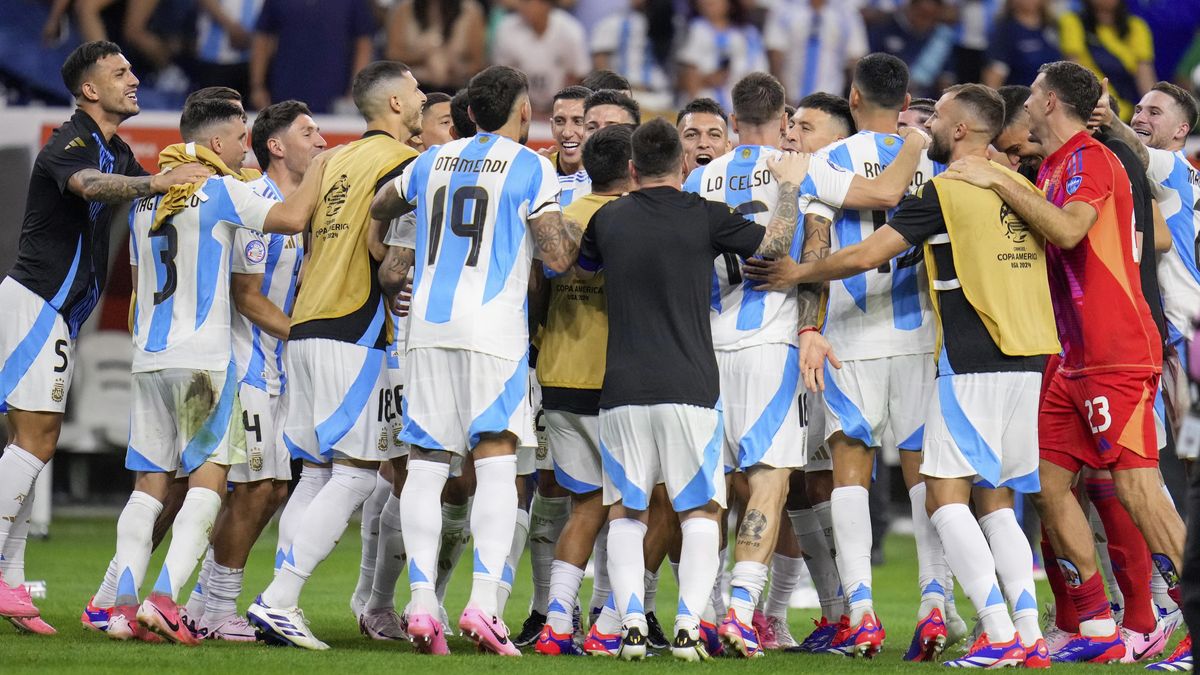 Messi podobně jako Ronaldo nedal penaltu, Argentina ale přes Preciada a spol. postoupila