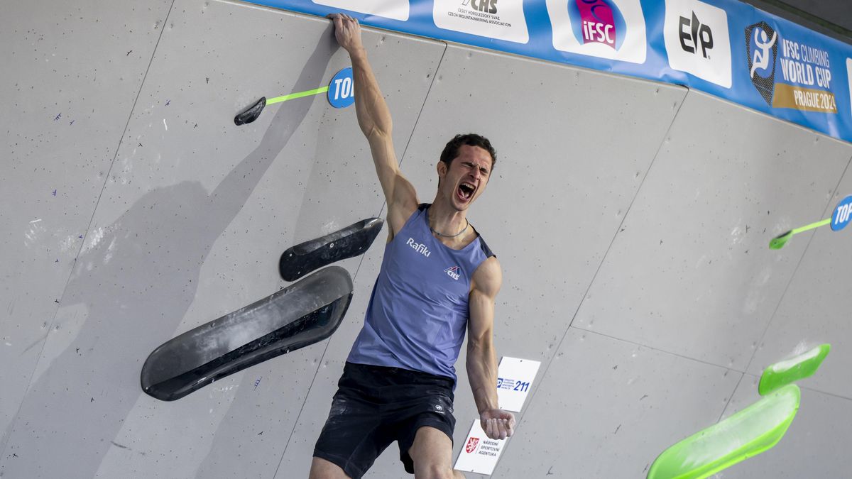 Výborně. Lezec Ondra postoupil na SP v boulderingu v Praze do finále