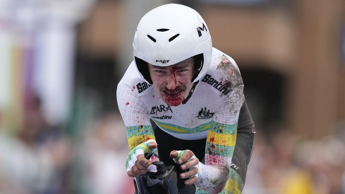 Boj o medaili zhatila hloupá chyba. Australský cyklista dojel zalitý krví