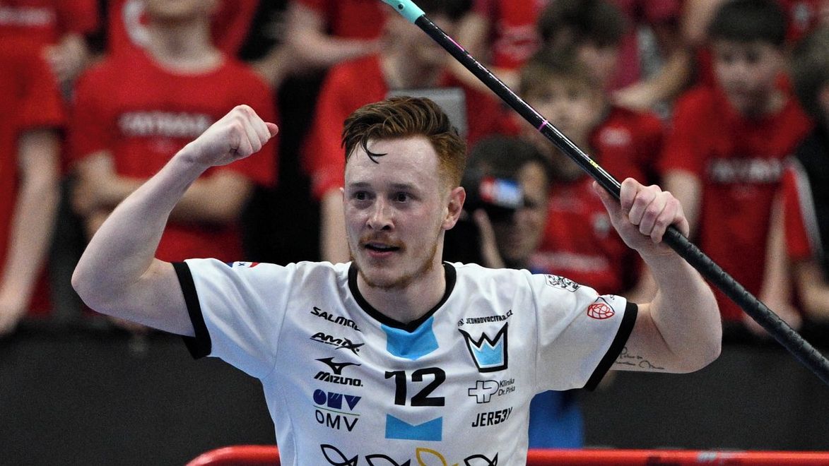 ムラダ・ボレスラフのフロアボール選手がツークで勝利し、チャンピオンズカップの準決勝に進出