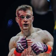 Zkrvavený Leo Brichta po titulovém zápase