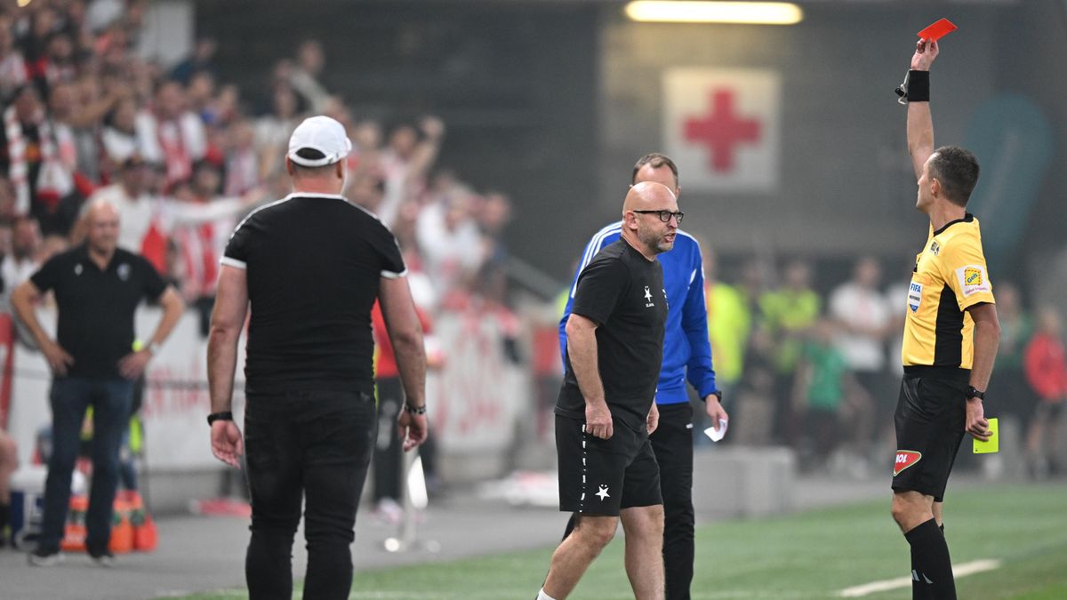 Houštecký běsnil, viděl červenou. Sprosťárny v zápise