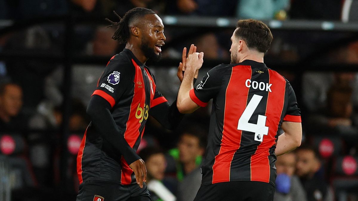 Bournemouth díky třem gólům do přestávky zdolal Southampton
