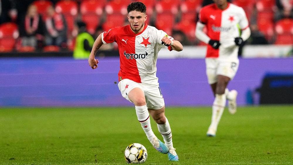 Zafeiris by mohl hrát víc, v tréninku je už Olayinka. Slavia s Plzní podpoří i dobrou věc