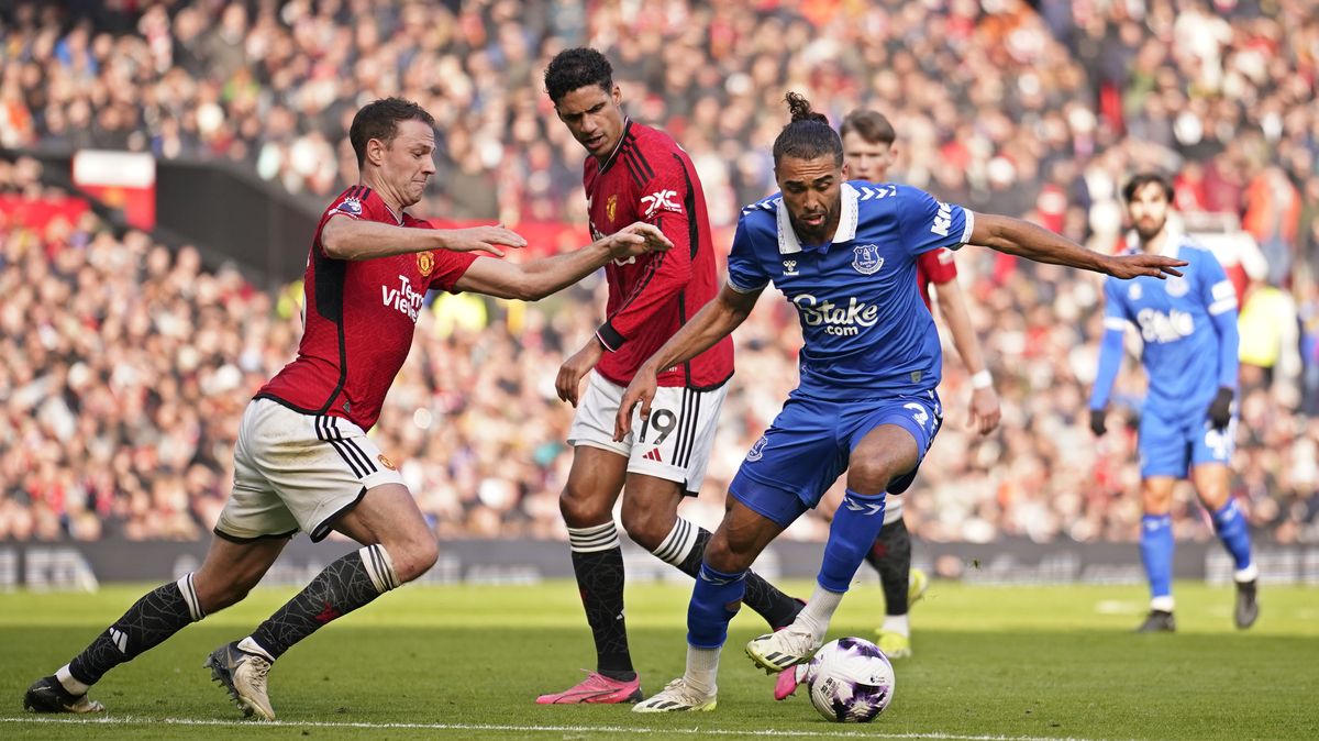 Fotbalisté Manchesteru United díky penaltám zdolali Everton