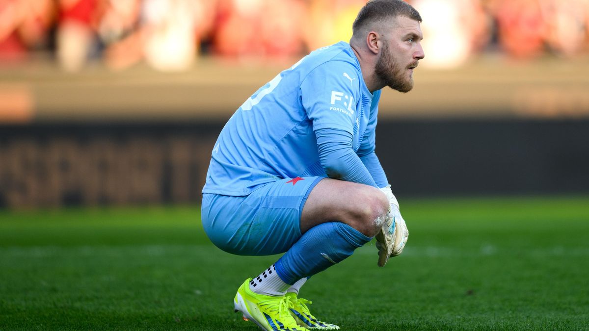 Hádanka v bráně Slavie. Po Kinském ji zamotávají okolnosti i Staňkovo zdraví