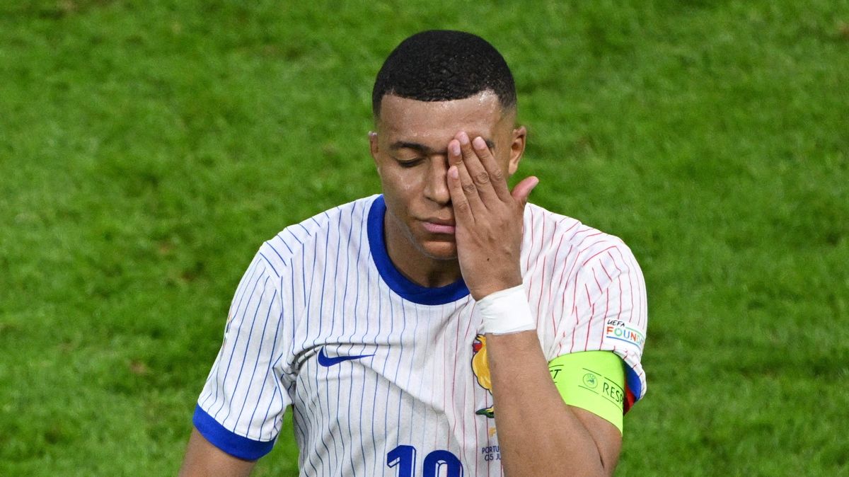 Kyliane, prober se! Největší hvězda turnaje nevidí přes masku a tápe