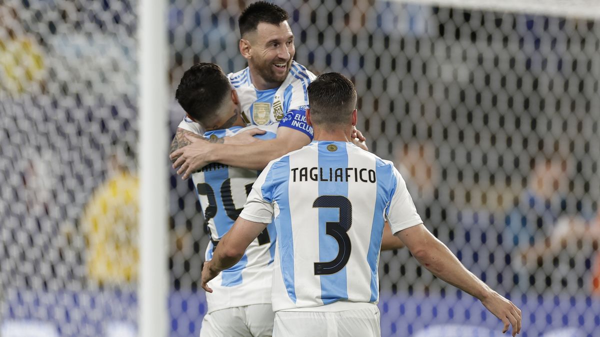 Messi si jde pro další titul a končit neplánuje. Užívám si to, říká