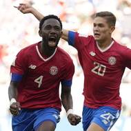 Keysher Fuller se raduje ze vstřelené branky v duelu Kostariky proti Japonsku.