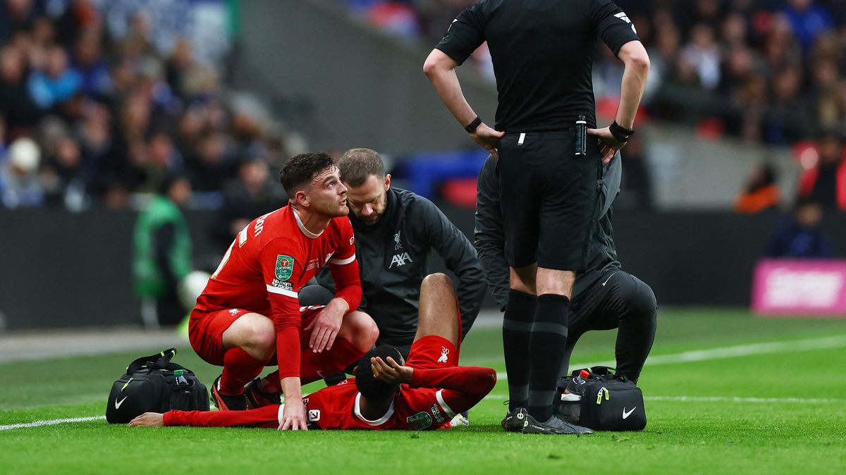 Šeredně prošlápnutý kotník, sudí ani nepískl. Liverpoolu přibyl před Spartou další marod