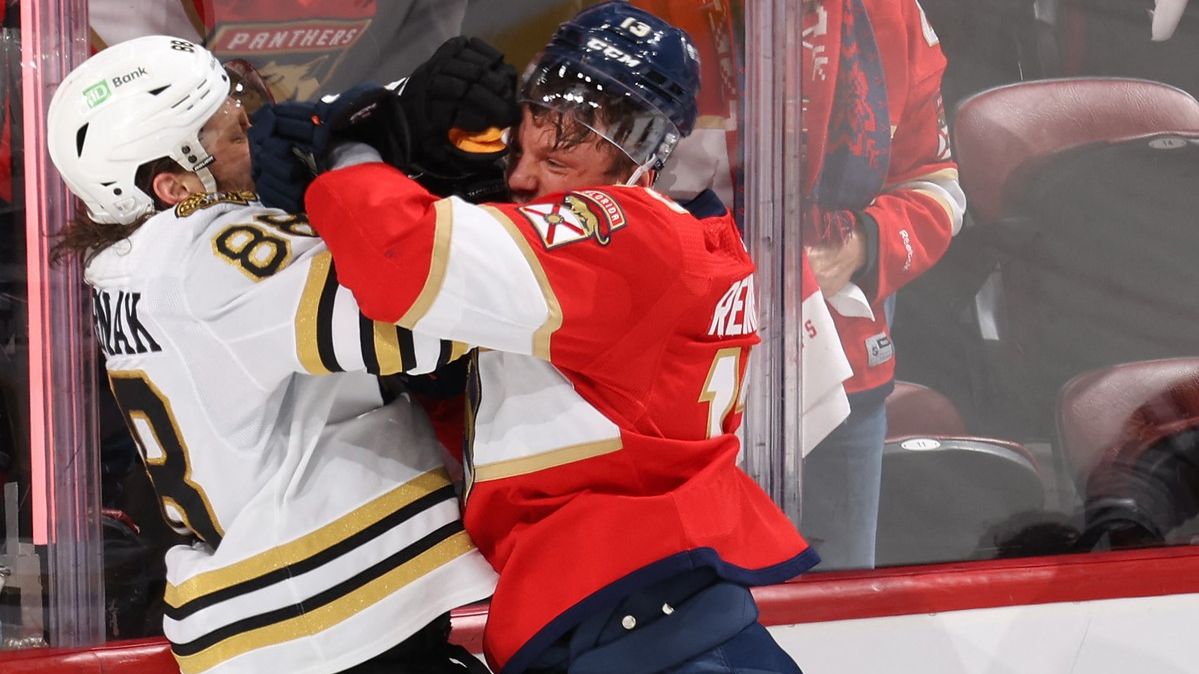 Umím přijmout ránu, říkal Pastrňák. Bostonský kouč byl na českého ‚rváče‘ pyšný
