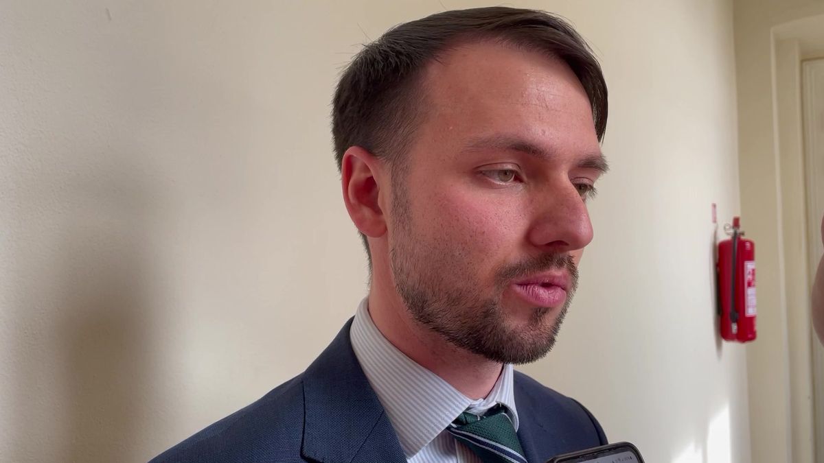 Státní zástupce vysvětluje navržené tresty pro Berbra a spol.