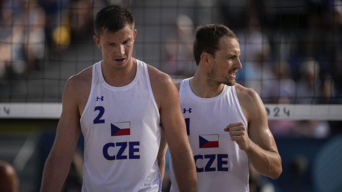 Perušič, Schweiner i Hermannová se Štochlovou jsou na písku v Brně v semifinále