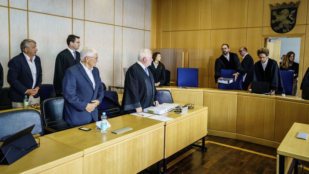 Bývalý předseda může spát klidněji. Penězi pro charitu zastavil svůj proces