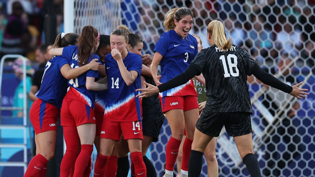 Fotbalistky USA se po olympijském triumfu vrátily po roce do čela žebříčku FIFA