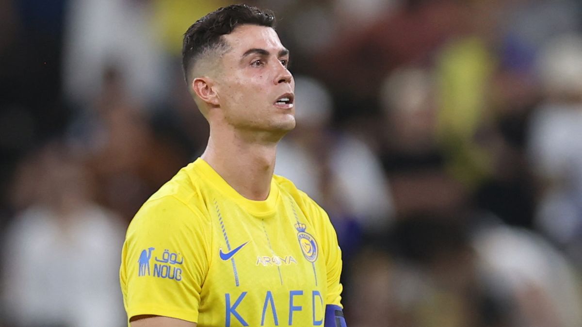 Rozzuřený Ronaldo vynadal spoluhráčům, pak odmítl převzít stříbrnou medaili