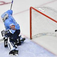 Gól inkasuje brankář Liberce Petr Kváča.