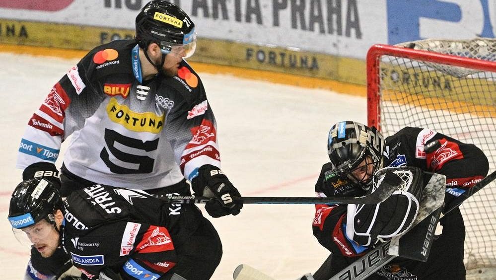 Obránce Stříteský bude hájit barvy Karlových Varů i v příští sezoně