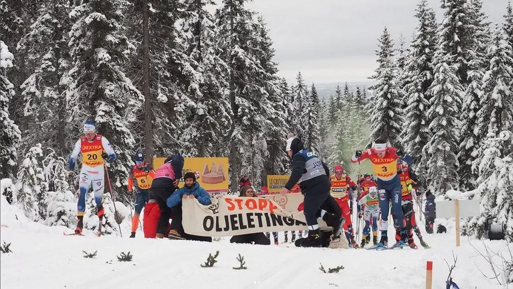 Skandale på Lillehammer.  Aktivister fløy ned rullebanen.  Det var et sjokk, et trist norsk skihåp
