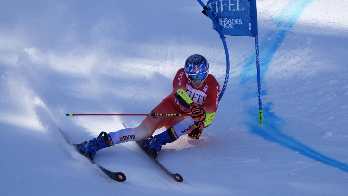 Odermatt po dalším triumfu v obřím slalomu potřetí ovládl Světový pohár lyžařů