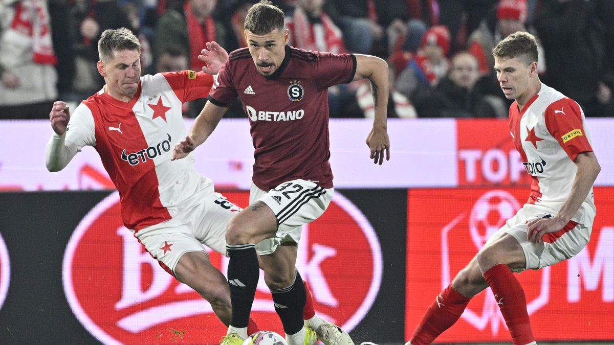 Po postupu čerstvé hvězdy. Sparta na derby pošetřila o kapku více sil, trumfy ale drží i Slavia