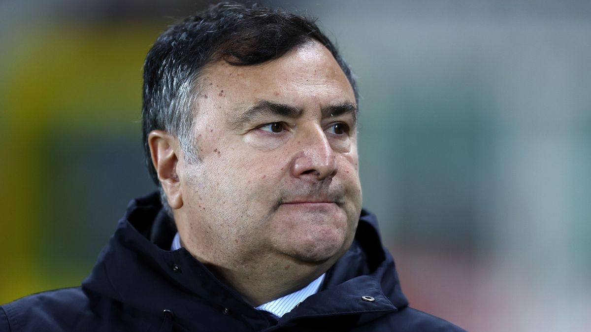 Generální ředitel Barákovy Fiorentiny Barone je hospitalizován v kritickém stavu