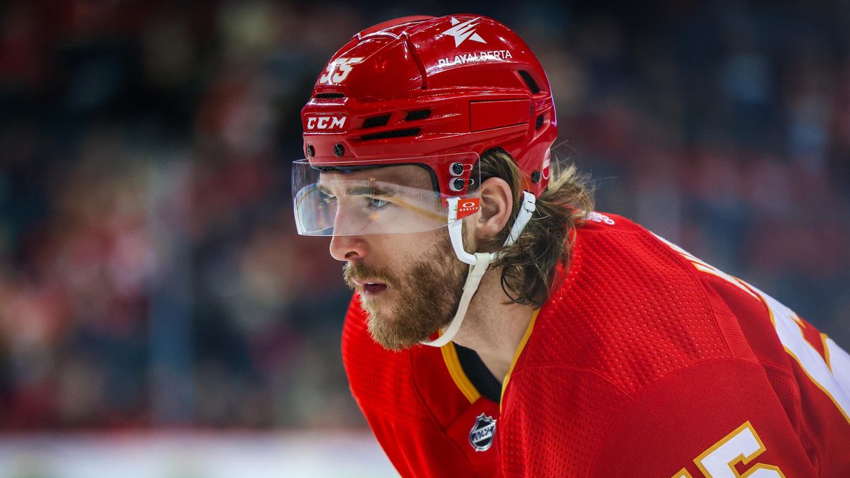 Bek Hanifin bude hrát v NHL za Vegas
