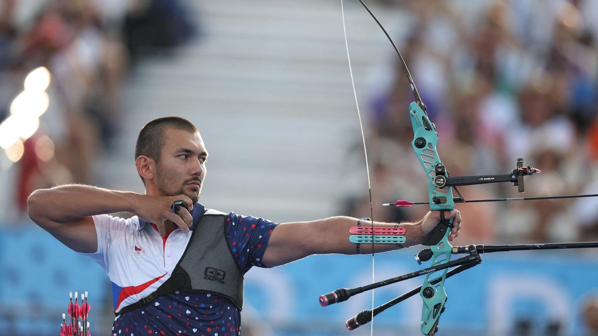 Lukostřelec Li vypadl v prvním kole, mistryně světa Horáčková vstoupí do soutěže ve středu