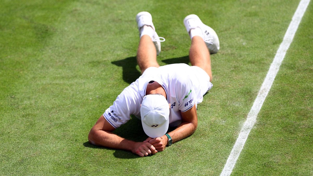 Světová sedmička musela na Wimbledonu skrečovat