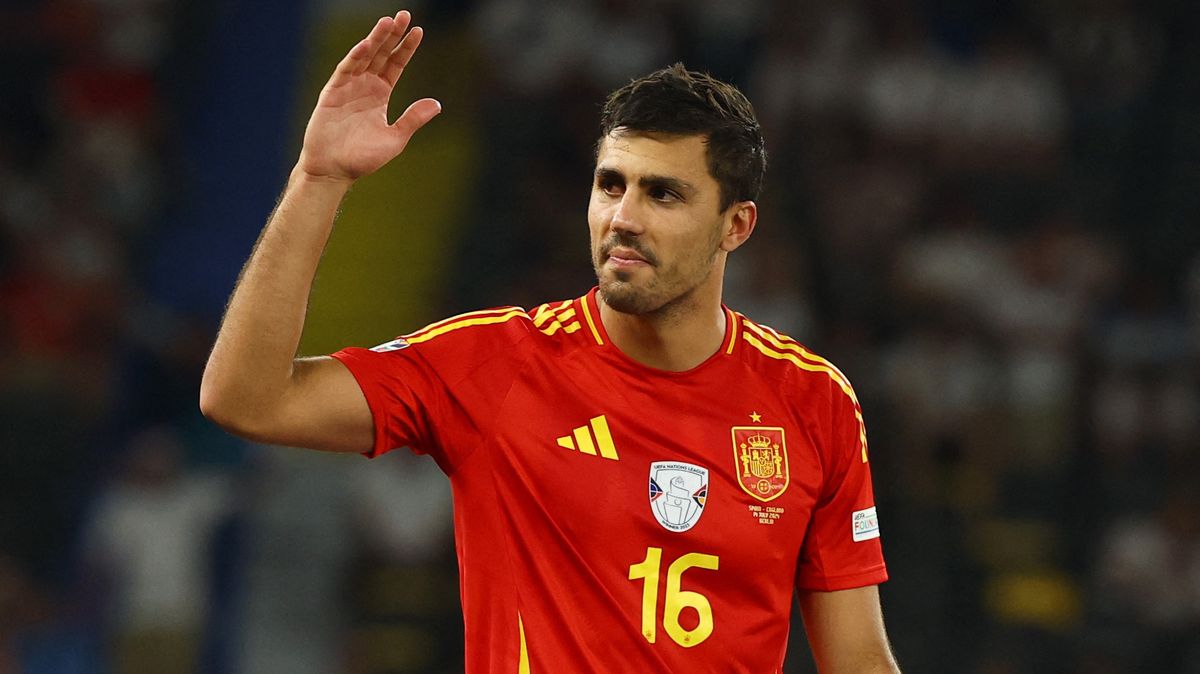 Zlatý míč pro defenzivního záložníka? Dejte mu ho, prosí trenér mistrů