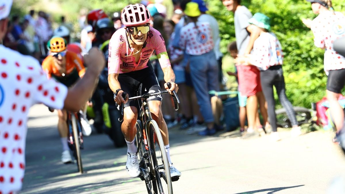 Olympijský šampion se dočkal výhry na Tour! V úniku šlapal i Hirt, další útok Pogačara