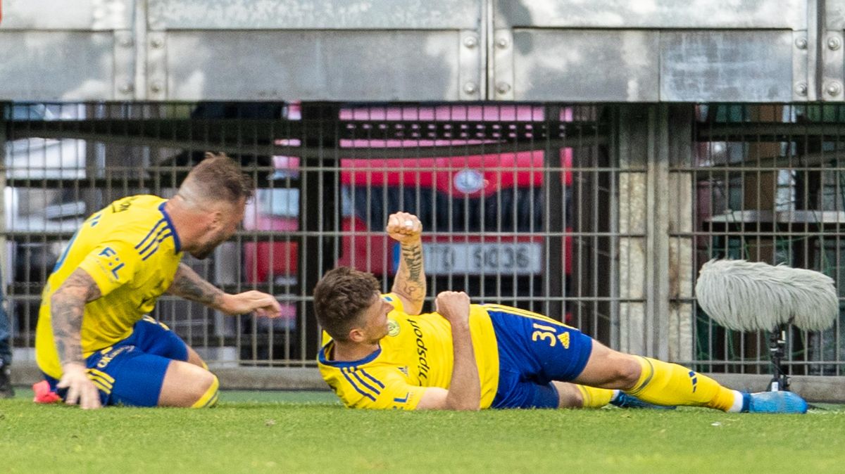 Z vršku tabulky rovnou na její dno. Liga pokračuje souboji o přežití