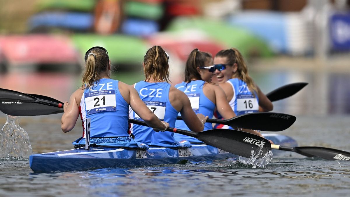 Ženský čtyřkajak získal na mistrovství světa do 23 let stříbro na 500 m