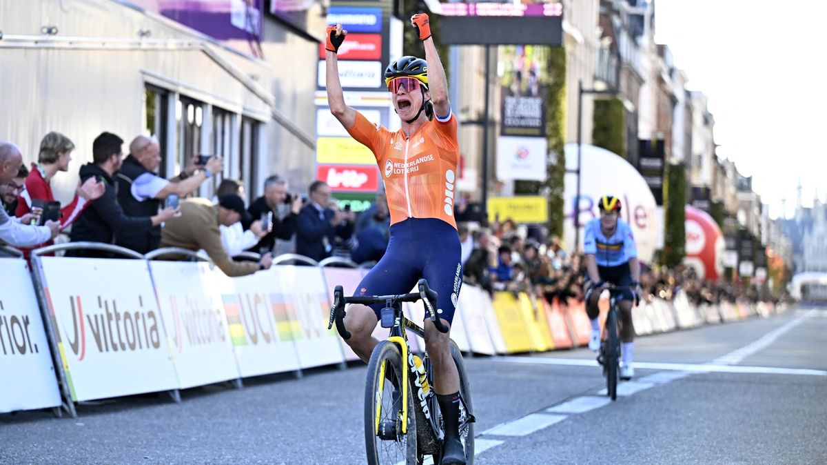 Cyklistická legenda Vosová má další zlato, je mistryní světa v gravelu