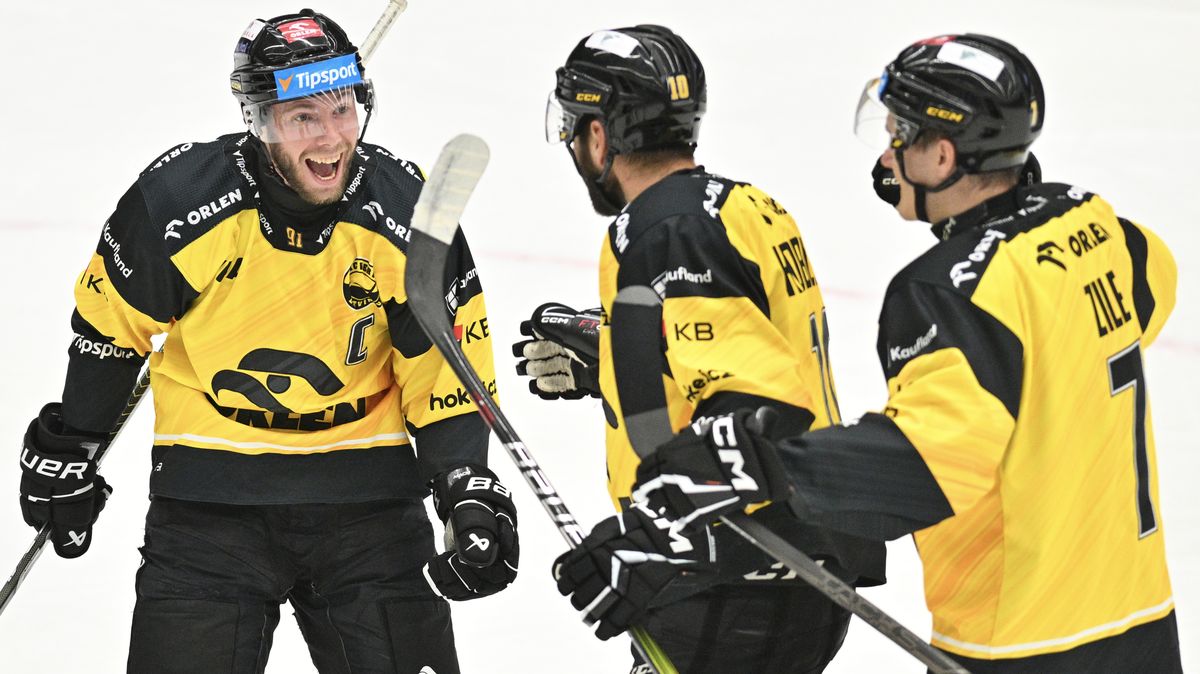 HOKEJ ONLINE: Litvínov hostí ve šlágru kola Spartu, do extraligy se po pauze zapojí Vítkovice