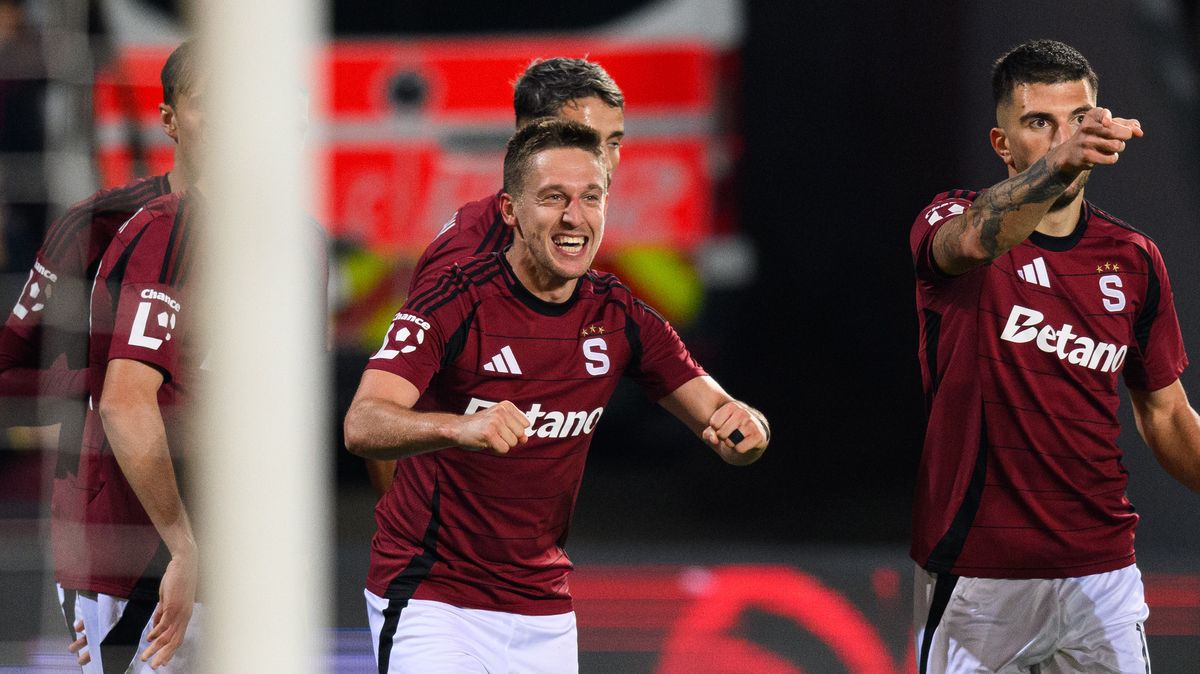 Wiesner, nebo Preciado? Friis má kvůli výkonům svých wingbeků zamotanou hlavu