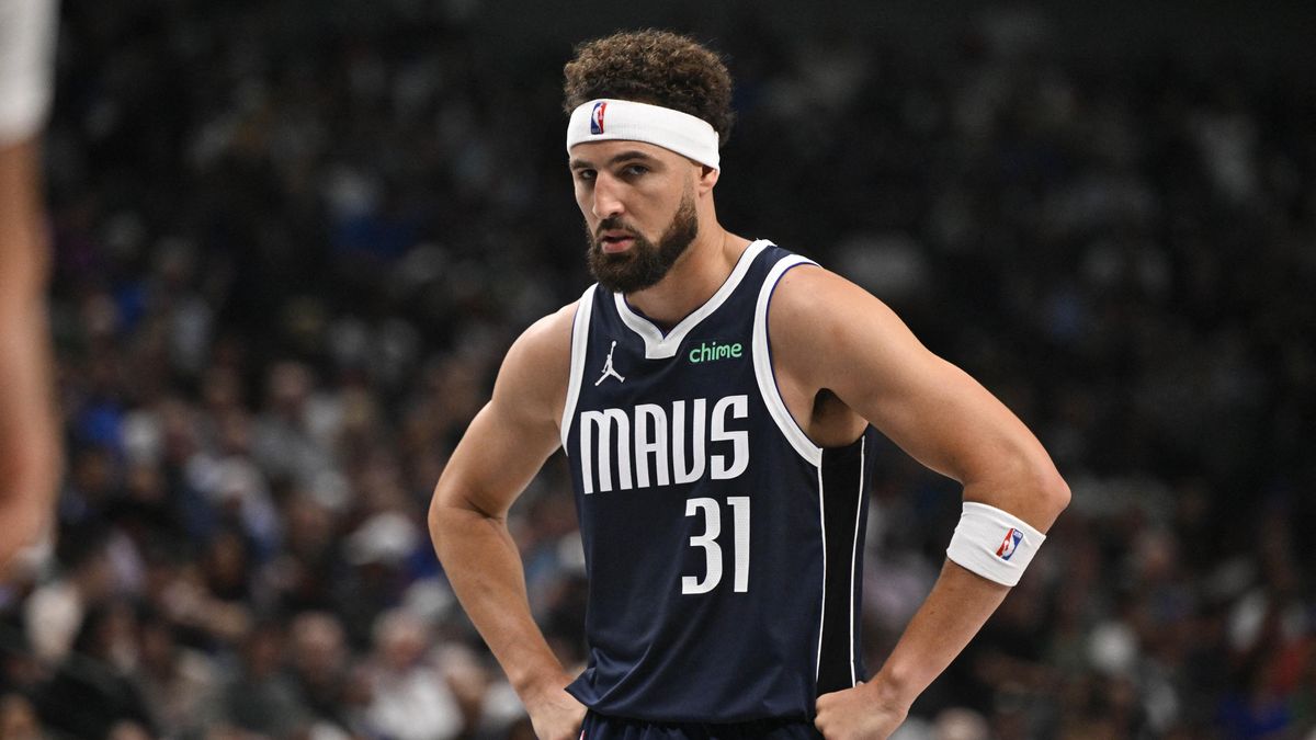 Thompson začal v Dallasu rekordem, šampion NBA Boston uspěl i podruhé