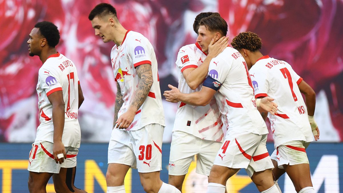 Fotbalisté Lipska po obratu vyhráli a vystřídali Bayern na prvním místě