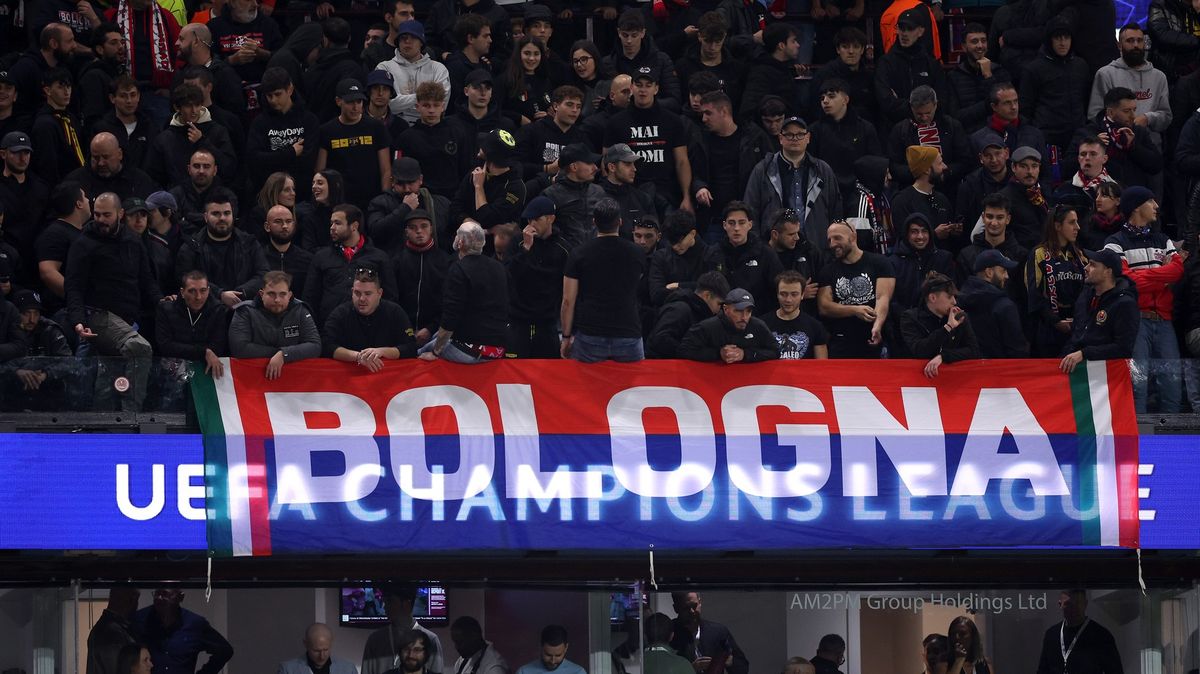 Fanoušci na výjezd jen tak nezapomenou. Na hřišti s nulou, na letišti evakuace