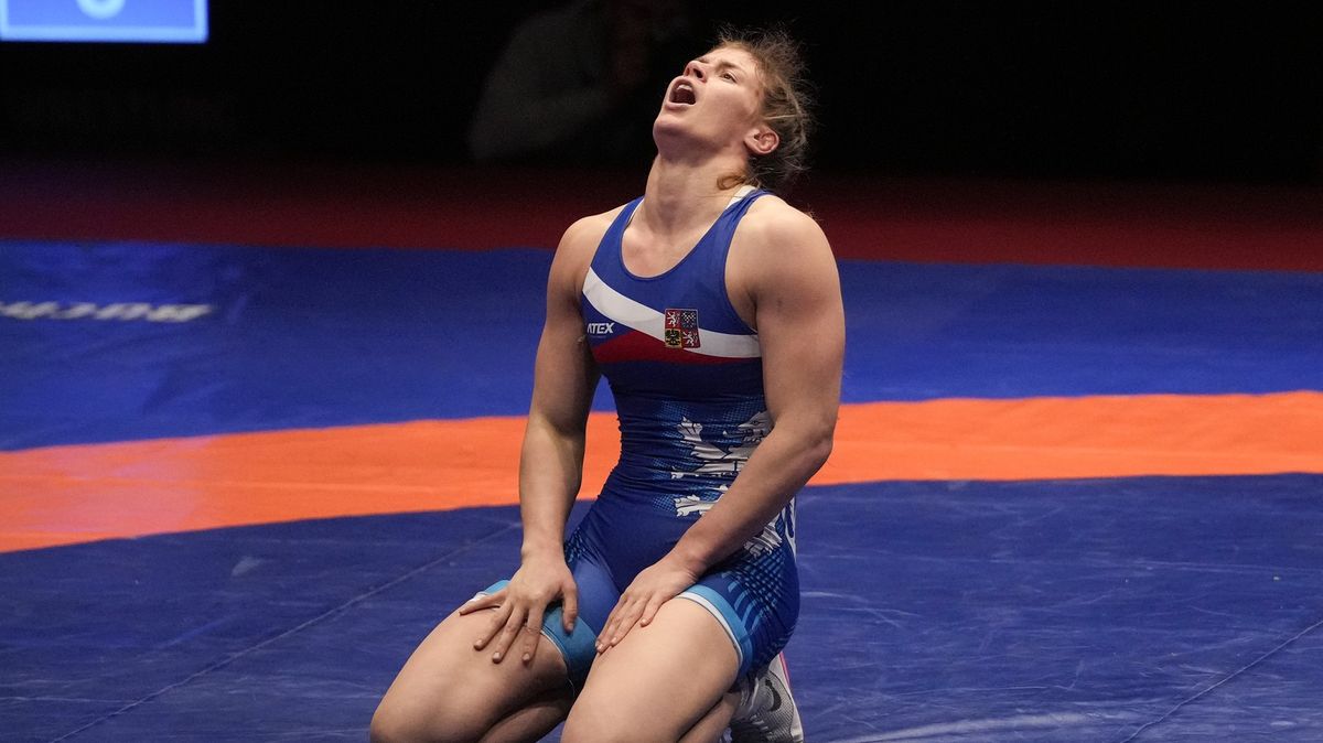 Zápasnice Hanzlíčková má díky bronzu premiérovou medaili z MS