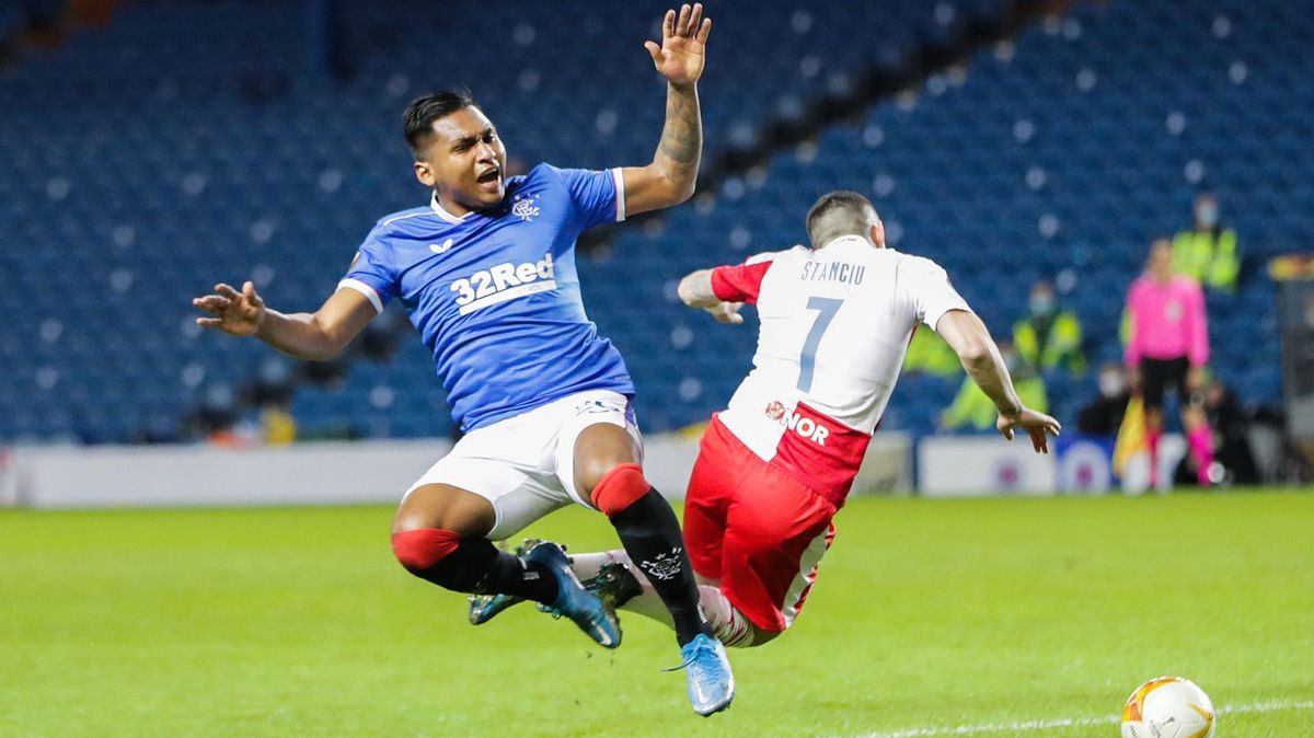 Trápil Slavii, sestřelil Spartu. Bývalý útočník Rangers skončil v poutech