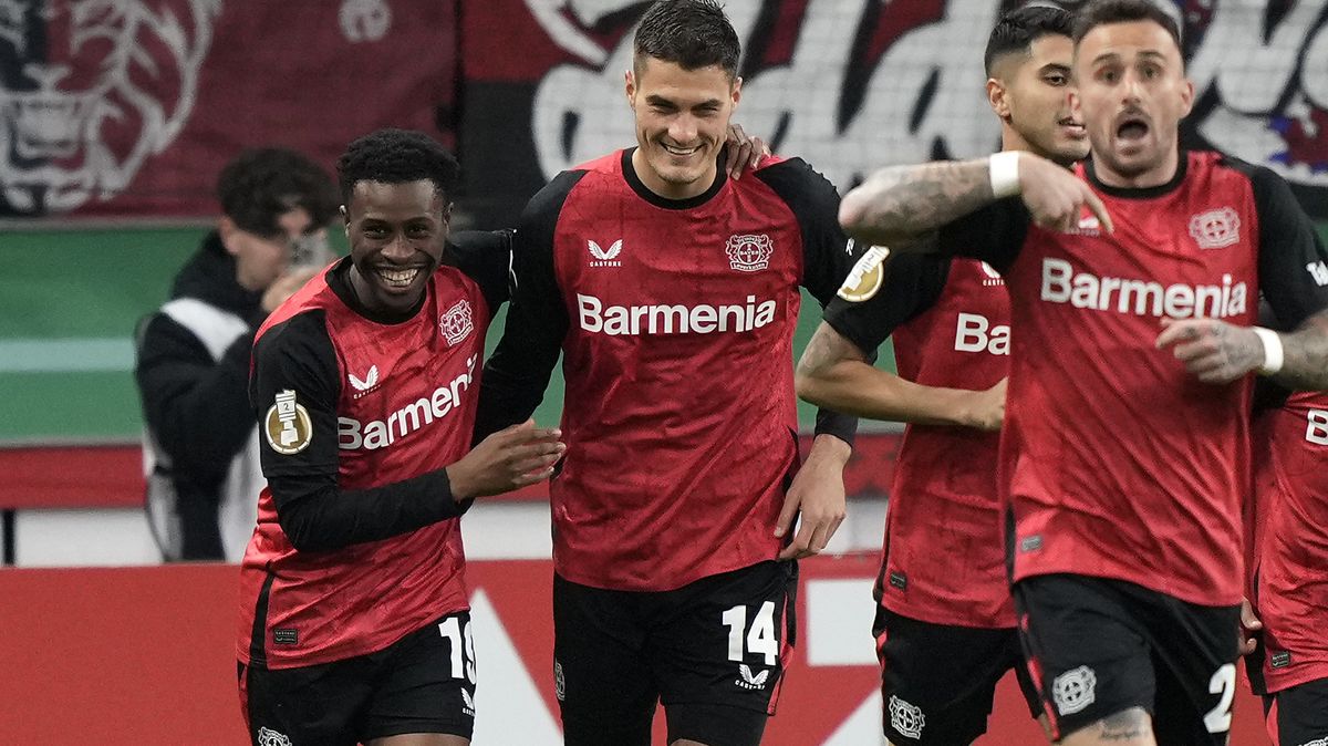 Schick dvěma góly pomohl k výhře Bayeru v poháru, Kovář vychytal čisté konto