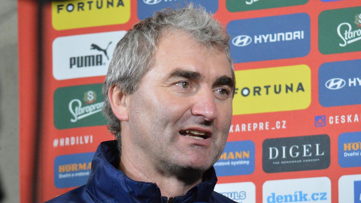 Suchopárek udělal v nominaci jednadvacítky čtyři změny