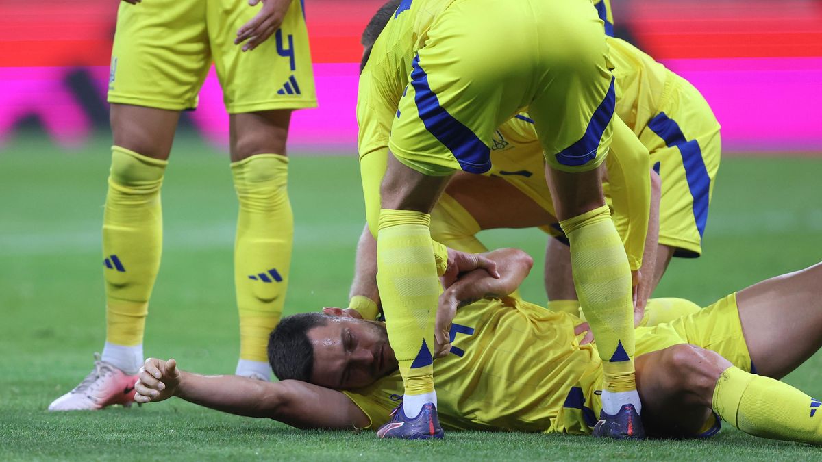 Ukrajinský fotbalista Huculjak má po srážce se Součkem otřes mozku