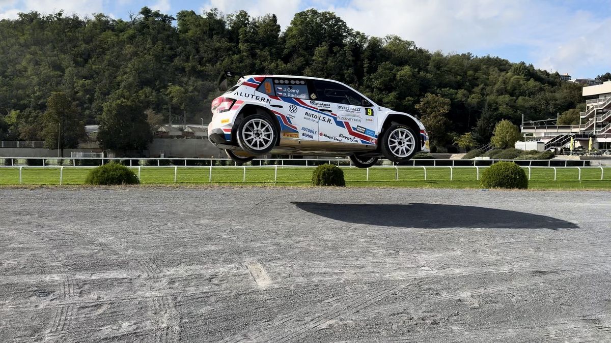 V Chuchli se bude skákat. Tedy v rallyeových autech, které mohou letět až 50 metrů