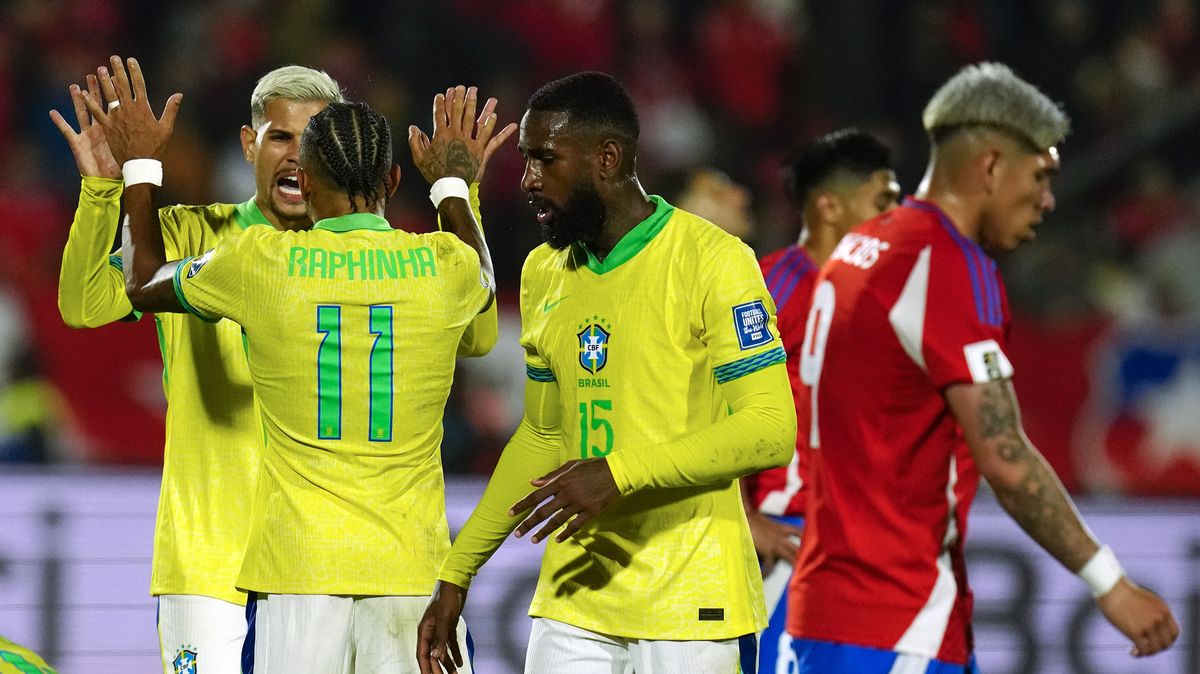 Brazílie vydřela v kvalifikaci gólem v závěru výhru nad Chile, Argentina bere bod