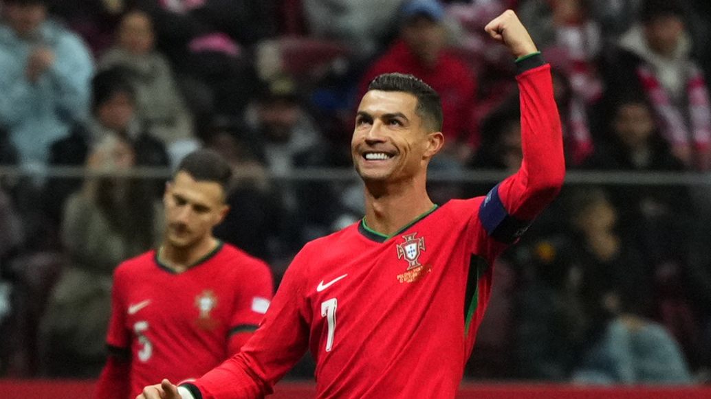 Král Ronaldo. CR7 zase skóroval a odháněl pořadatele