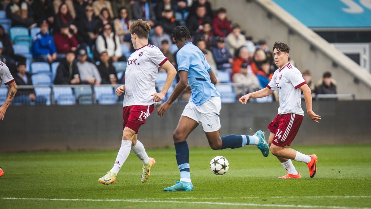 V manchesterském luxusu bez šance. Mladí sparťané padli i potřetí