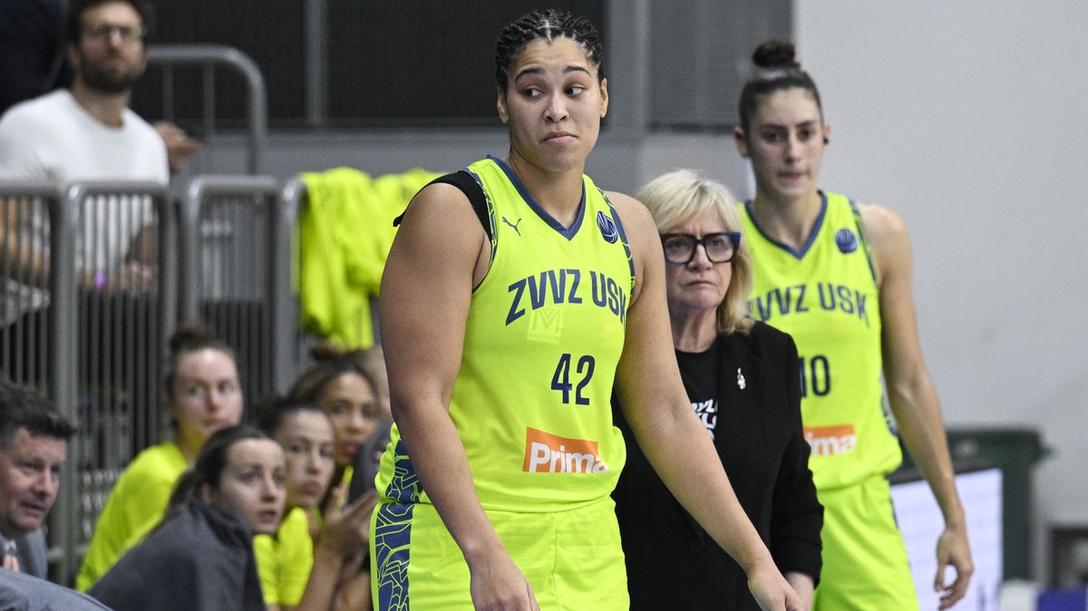 Šlágr basketbalové ligy ovládly hráčky USK, Žabiny jim podlehly o čtyřicet bodů
