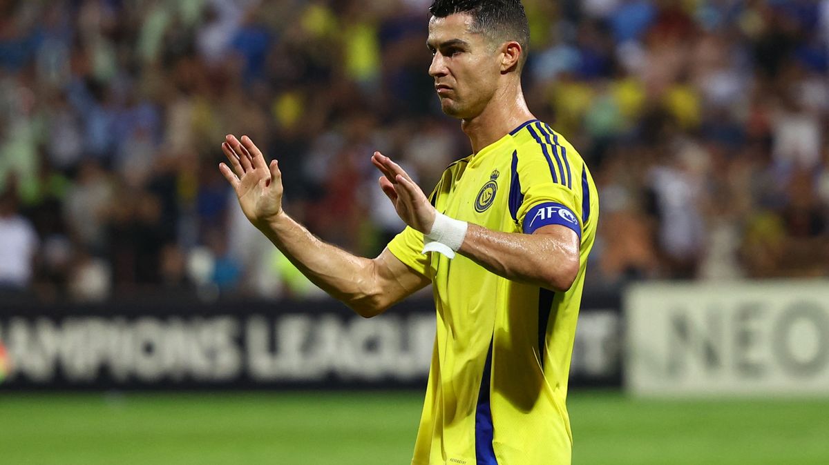 Ronaldo pod palbou kritiky. Rozbil mobil, nedal penaltu a zklamal fanoušky